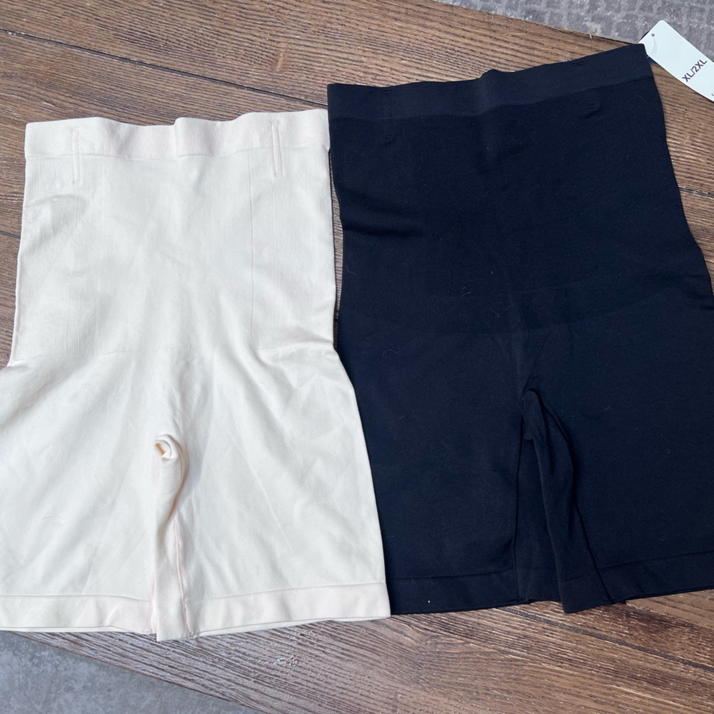 Women's High-Waisted Shorts Shapewear - Black and Cream